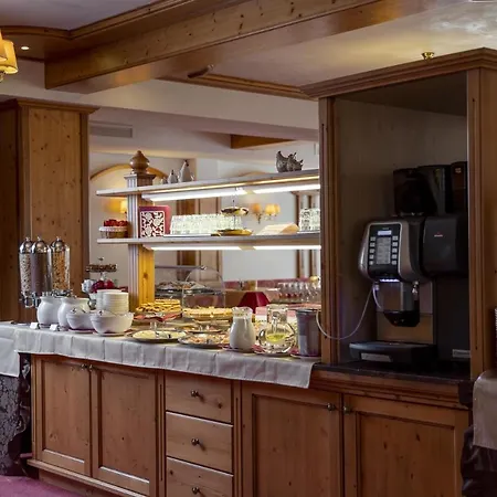 Hotel Cristallo Canazei