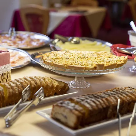 Cristallo Отель Канацеи