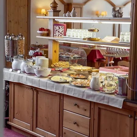 Cristallo Готель Канацеї