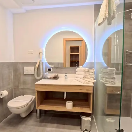 ホテル クリスタロ カナツェーイ