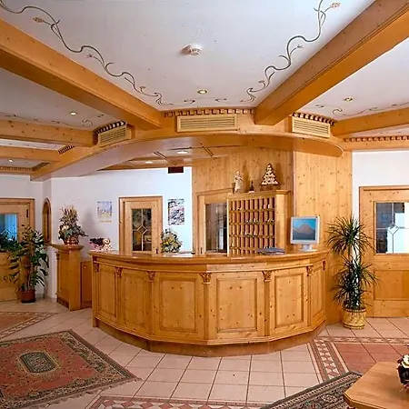 Hotel Cristallo Canazei