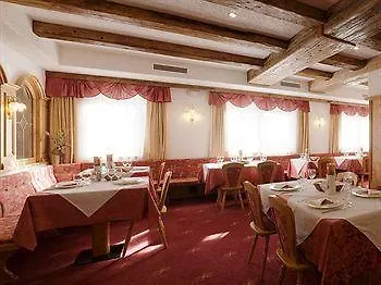 Hotel Cristallo 3*