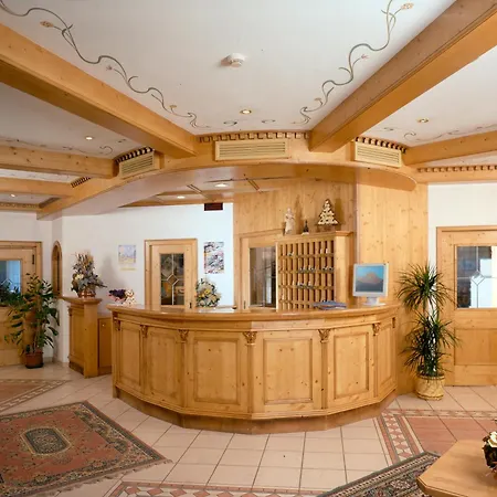 Hotel Cristallo Canazei