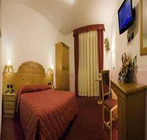 Cristallo Hotel 3*