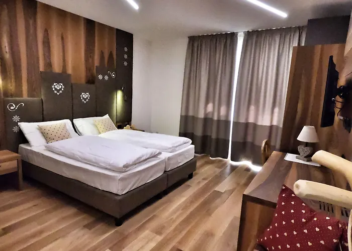 クリスタロ ホテル 3*