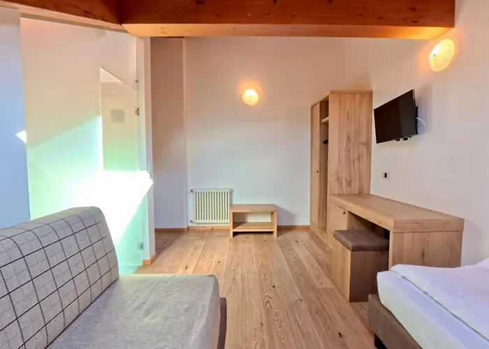 クリスタロ 3* カナツェーイ